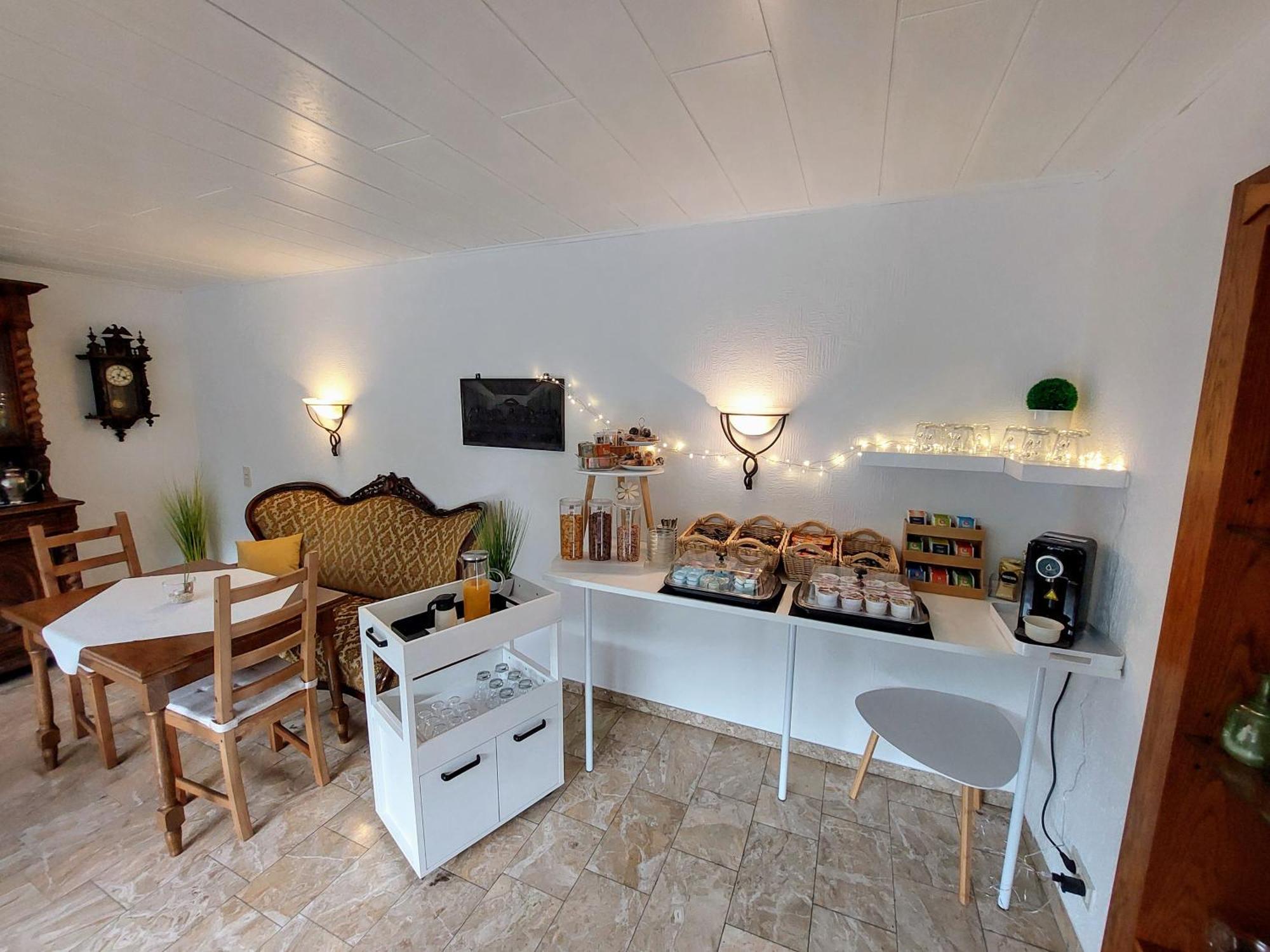 Pension Mosella, Gaestezimmer Sankt Aldegund Buitenkant foto